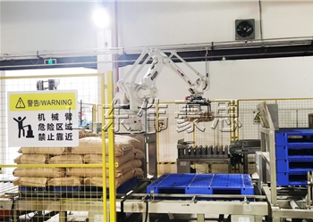 合成樹脂全自動碼垛機，全自動碼垛機械手案例