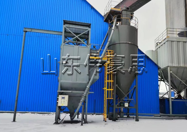 除塵灰自動噸袋投料站，全密封噸包拆包機(jī)現(xiàn)場
